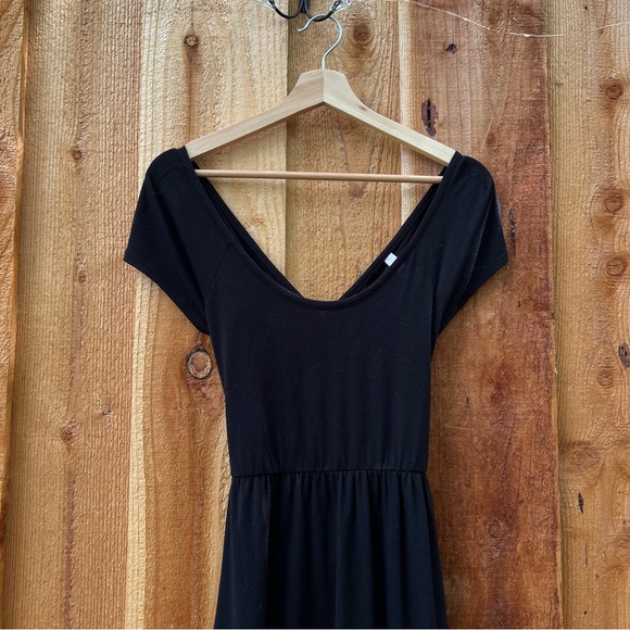 Black Knit Open-Back Cap-sleeve Skater Dress 🌿 - Picture 6 of 9